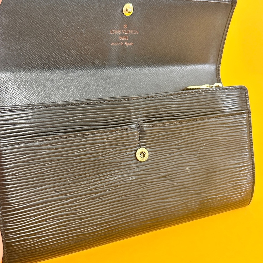 Louis Vuitton black epi Sarah wallet in excellent condition - Picture 10 of 16